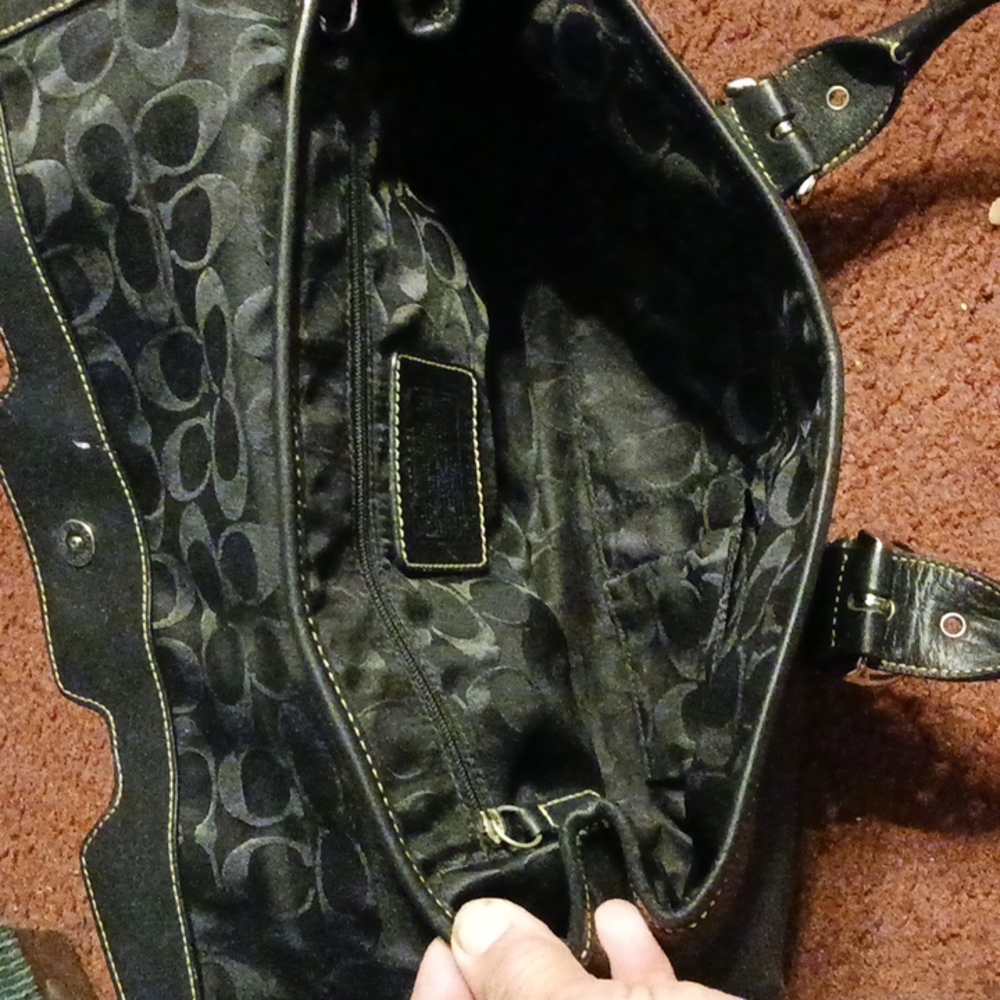 GENUINE LEATHER BLACK COACH PURSE - Picture 9 of 9
